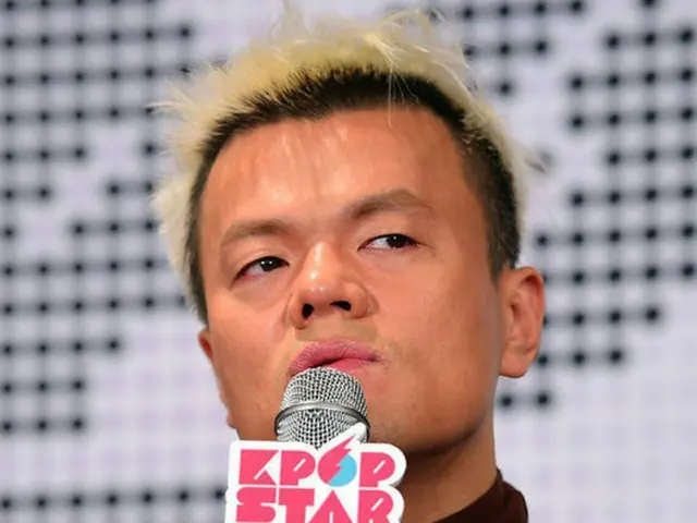 JYPエンターテインメントが新人ガールズグループ「シックスミックス」をMnetと共に放送する番組でデビューさせる見通しだ。写真＝JYP代表パク・チニョン（提供:OSEN）