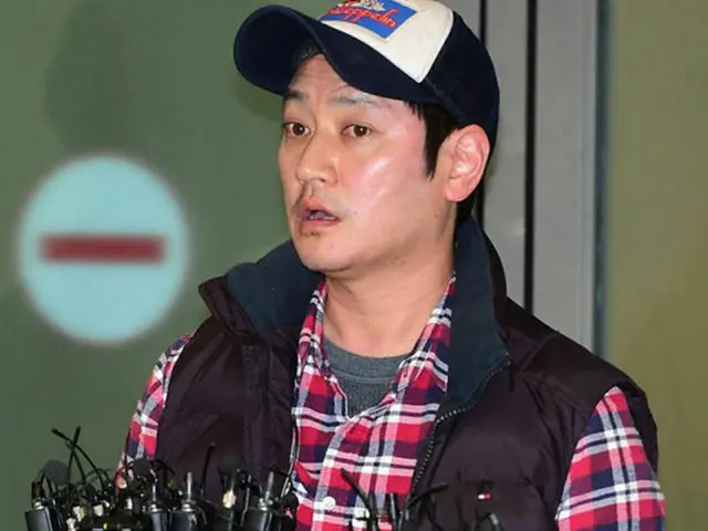 韓国歌手ボビー・キム（42）が航空保安法および強制わいせつ容疑で調査を受け、被害乗務員に謝罪したいという意向を伝えた。