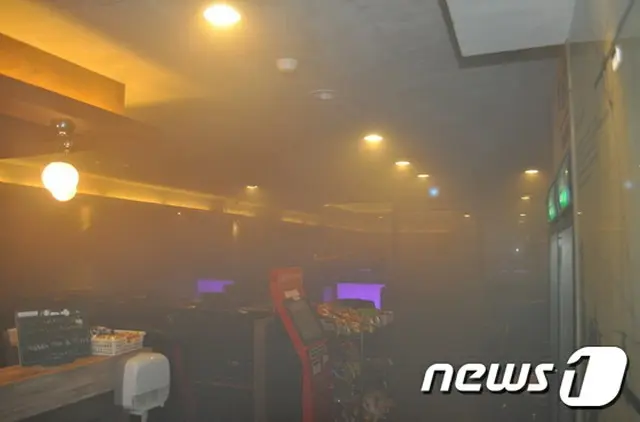 20日午後3時20分頃、韓国南部韓国南部、釜山（プサン）市近くの昌原（チャンウォン）市にあるインターネットカフェで、タバコの火が原因と見られる火災が起こったが、10分ほどで鎮火した。（提供:news1）