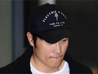 LAから帰国したイ・ビョンホン「家長として失望感…深く反省中」
