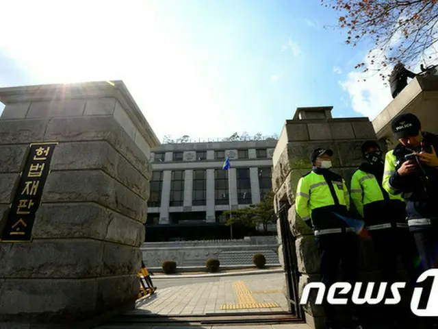 先月26日、韓国の憲法裁判所（写真）が姦通罪処罰条項を違憲だと決定してから、全国で計14件の再審請求が裁判所に受け付けられたことがわかった。（提供:news1）