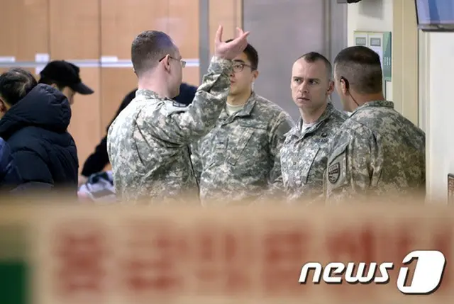 米国のバラク・オバマ大統領が5日、リッパート駐韓米大使に電話を掛け「はやい回復を願っている」と伝えた。写真は病院での米軍関係者。