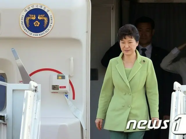 韓国の朴槿恵（パク・クネ）大統領が9日、新村セブランス病院に入院中であるマーク・リッパート駐韓米大使を見舞った。（提供:news1）