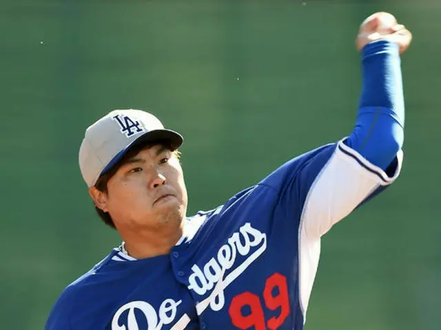 ロサンゼルス・ドジャースのリュ・ヒョンジン（柳賢振、27）が10日（日本時間）、米国・アリゾナ州・グレンデールでブルペンピッチングを行った。