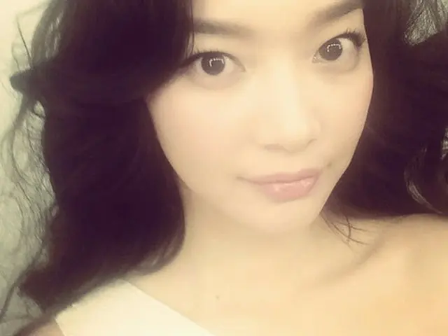 韓国女優シン・ミナが愛らしいセルカ（セルフショット/自分撮り）を公開した。（提供:OSEN）