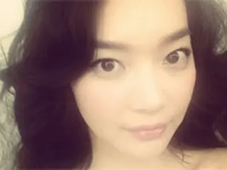 シン・ミナ、目が離せない女神のビジュアル！