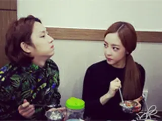 ヒチョル（SJ）＆ハラ（KARA）、“兄妹”のようなリアル写真公開