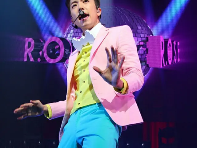 名古屋からスタートした「2PM」ウヨンのソロツアー「WOOYOUNG From 2PM Japan Premium Showcase Tour 2015 『R.O.S.E』」が大阪公演で盛況のうちに幕を閉じた。（提供:OSEN）