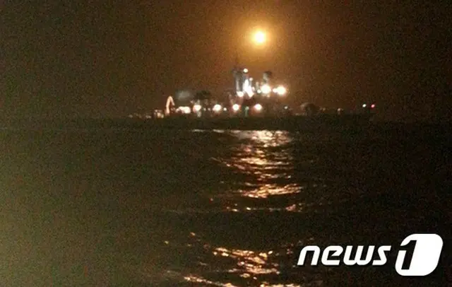 13日午後8時27分ごろ救急搬送のため出動した海洋警察ヘリが韓国南西部海上に墜落。事故を目撃した可居島の住民は、事故への悲しみと共に今後の不安がよぎる。（提供:news1）