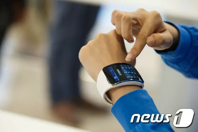 サムスン電子の「Galaxy Gear」が「無線通信機器」に分類され、今後0%の関税率を適用される。（提供:news1）