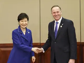 朴大統領、NZ首相と会談「FTAの正式署名を機に両国間の協力が拡大することを期待」