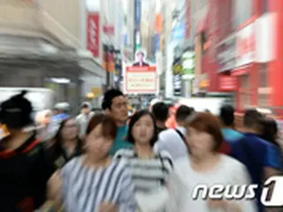 道に迷ったキム・ソナファンの日本人観光客、助けた警察官に謝意伝えるため再度韓国訪問