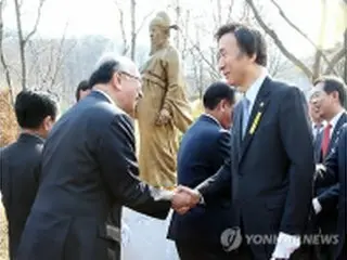 対日関係発展は使命　朝鮮通信使「李藝」の銅像除幕＝韓国