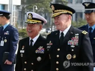 韓米の軍制服組トップが会談　迎撃システム配備は議論せず