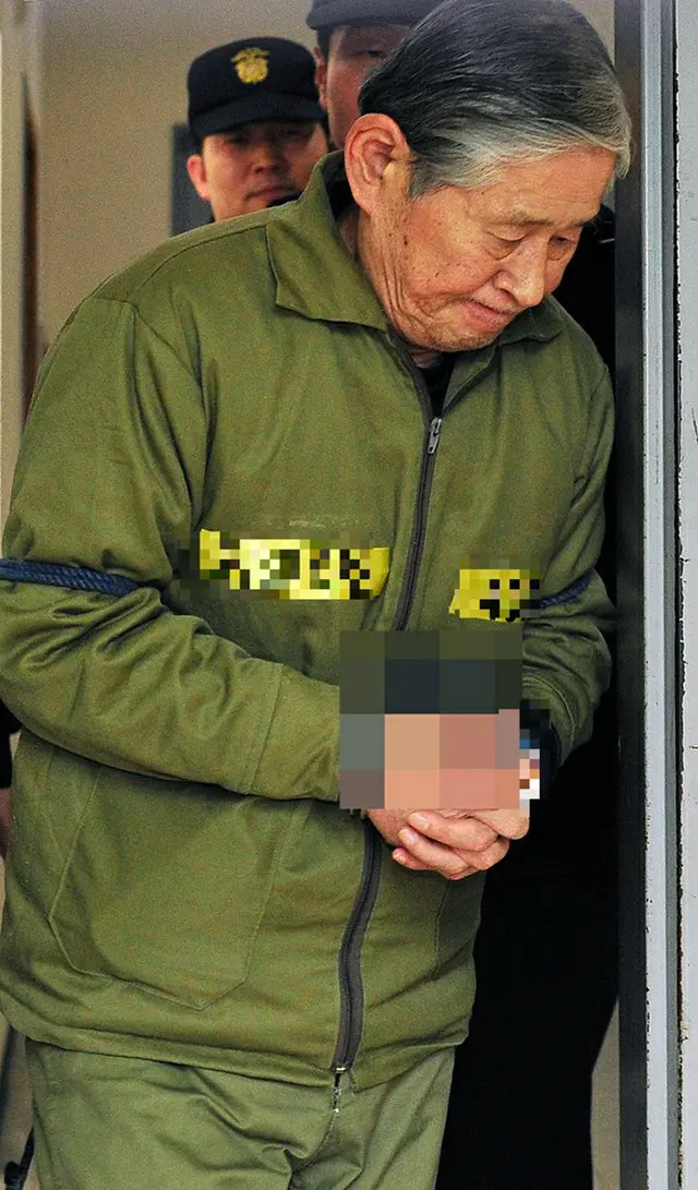 セウォル号事故の原因を作った容疑で起訴された清海鎮海運のキム・ハンシク代表（写真）ら関係者に対する控訴審裁判で、運航会社側が過積載を要求していたことなどが明らかになった。（提供:news1）