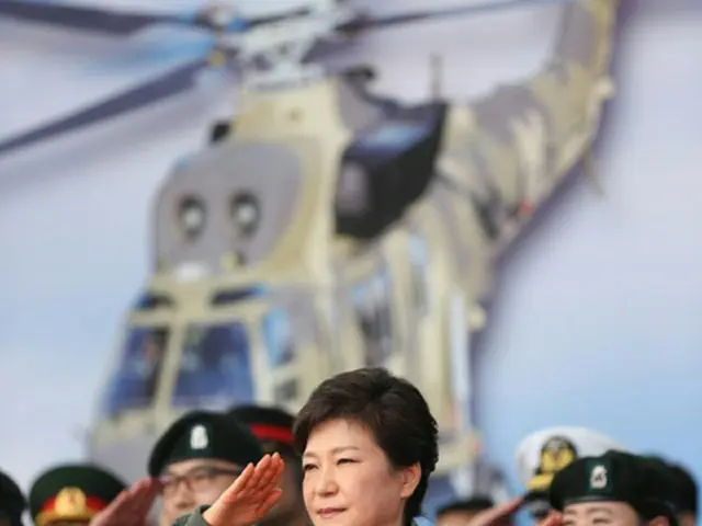 韓国の朴槿恵（パク・クネ）大統領は2日、北朝鮮の脅威だけでなく非軍事的脅威に備え「総力防衛態勢を確立しなければならない」と明らかにした。（提供:news1）
