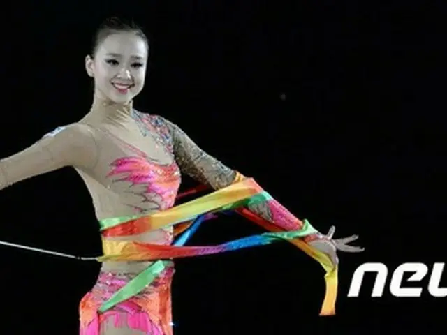 ”新体操の妖精”ことソン・ヨンジェが、シーズン2回目となる新体操W杯で足首の負傷に見舞われた。（提供:news1）