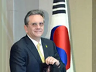 オードリー・ヘプバーンの息子、「セウォル号記憶の森」造成で記者会見＝韓国・ソウル