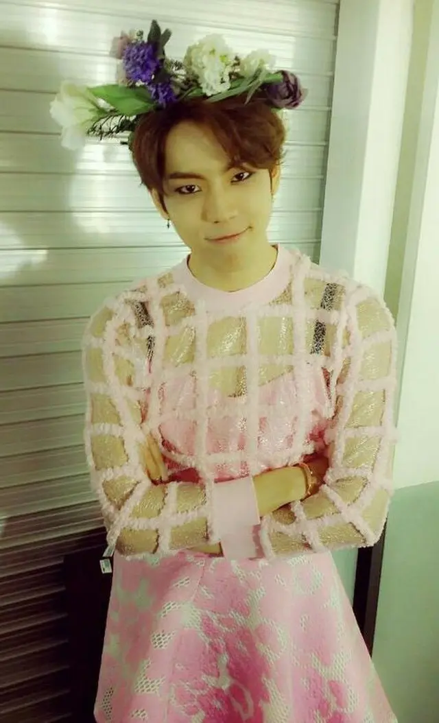 韓国アイドルグループ「INFINITE」のユニット「INFINITE H」のドンウが女装をするという1位の公約を守った。（提供:OSEN）