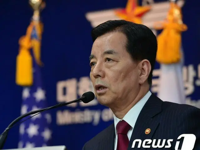 韓国国防部長官は14日、米国の終末高高度防衛ミサイル（THAAD）の朝鮮半島配置問題と関連し、「THAAD配置は、北朝鮮のミサイルを防護する手段のひとつ」と明かした。（提供:news1）