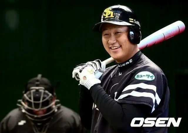 ソフトバンクのイ・デホ（李大浩）が今シーズン初の1試合2安打を達成した。（提供:OSEN）