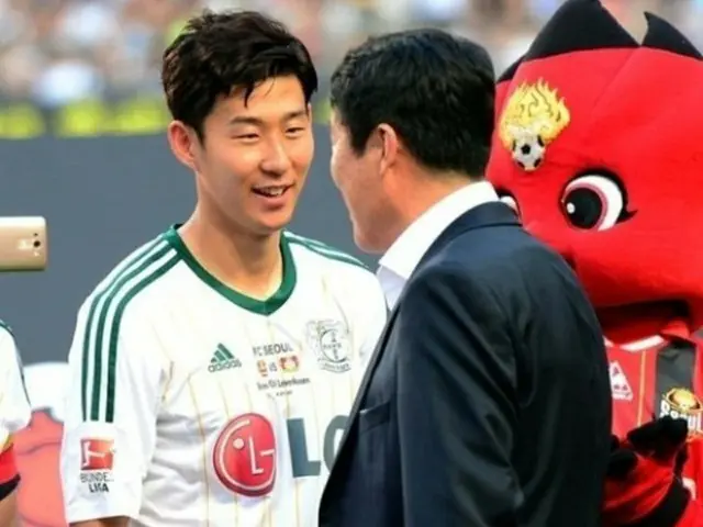 韓国出身のサッカー選手ソン・フンミン（22、ドイツ・レバークーゼン）が、チャ・ボムグン前韓国代表監督のもつ韓国人ブンデスリーガ1シーズン最多ゴール記録に挑戦する。（提供:news1）