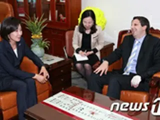 韓国の外交統一委員長、リッパート駐韓米国大使と面会「安倍総理米議会演説の深刻性を共有してほしい」