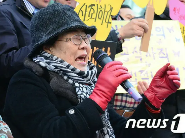 米国を訪問中の元従軍慰安婦イ・ヨンス氏（87）が日本の謝罪を要求した。AFP通信が23日（現地時間）、報道した。