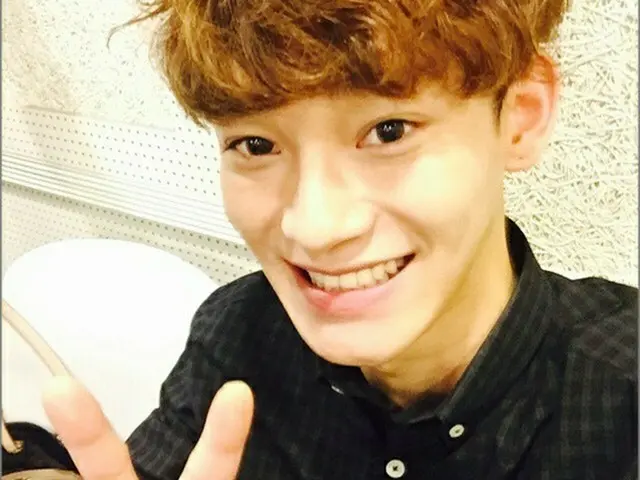 韓国人気グループ「EXO」のTAO（タオ）に脱退説が浮上する中、メンバーのCHEN（チェン）がセルカ（セルフショット/自撮り）を公開し、話題だ。（提供:news1）