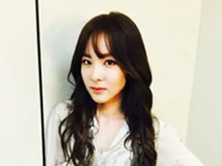 「2NE1」DARA、ゆらゆらワンピースで清純美披露