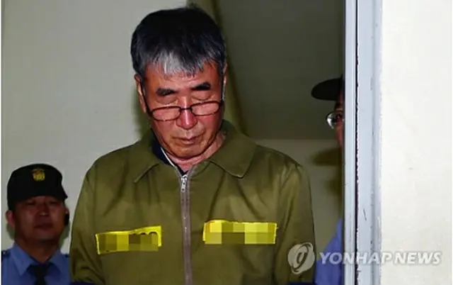 入廷するイ被告＝２８日、光州（聯合ニュース）
