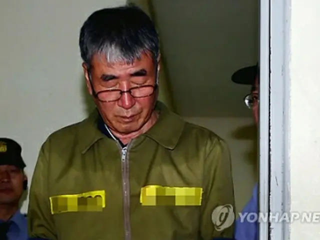 入廷するイ被告＝２８日、光州（聯合ニュース）
