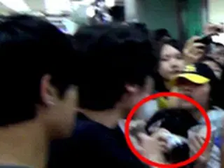 「EXO」マネジャーがファンに暴行…問題のシーンがオンラインで拡散