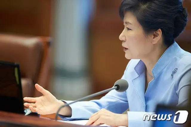 韓国の朴槿恵（パク・クネ）大統領が4日、1週間ぶりに公務に復帰した。