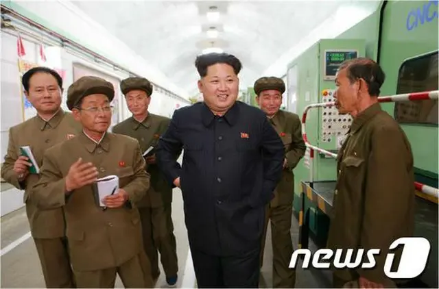北朝鮮の金正恩（キム・ジョンウン）第1書記が竜城機械連合企業所内の「2月11日工場」を現地視察したと7日、朝鮮中央通信が報じた。（提供:news1）