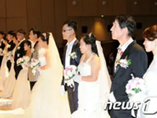 韓国男性の結婚費用は約720万円…女性の2倍