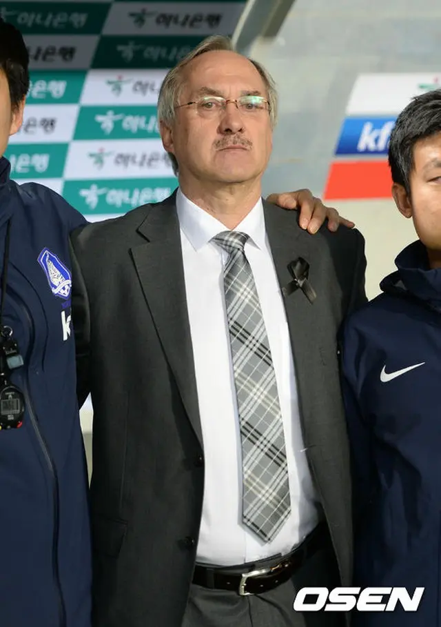ウリ・シュティーリケ監督が初めて、日韓戦に臨む。