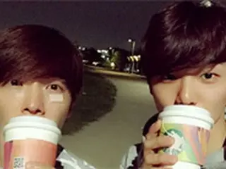 「CNBLUE」ミンヒョク＆「SJ」ドンへ、イケメンたちの深夜の散歩