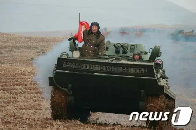 北朝鮮の官営媒体は13日午前、北朝鮮軍部の新進実力者とされたヒョン・ヨンチョル（玄永哲）人民武力部長らの粛清・公開処刑に関して、特別な言及をしなかった。