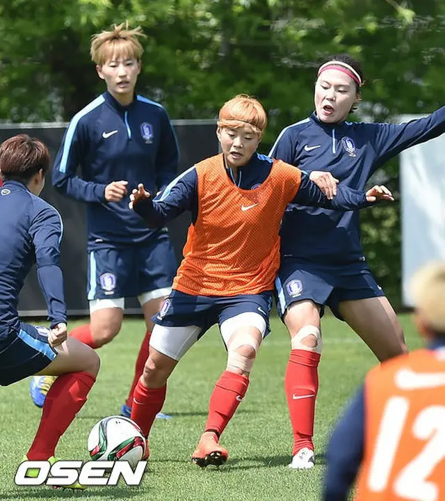 初のFIFA女子ワールドカップ16強進出を目指す韓国女子サッカー代表チームが13日午前、京畿道・坡州・NFC(国家代表トレーニングセンター)で練習を行った。