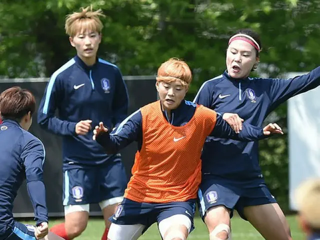 初のFIFA女子ワールドカップ16強進出を目指す韓国女子サッカー代表チームが13日午前、京畿道・坡州・NFC(国家代表トレーニングセンター)で練習を行った。