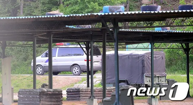 韓国国防部は、13日に予備軍訓練場で銃を乱射したチェ氏（24）が前日に作成したと見られるメモ2枚ほどの遺書を公開した。（提供:news1）