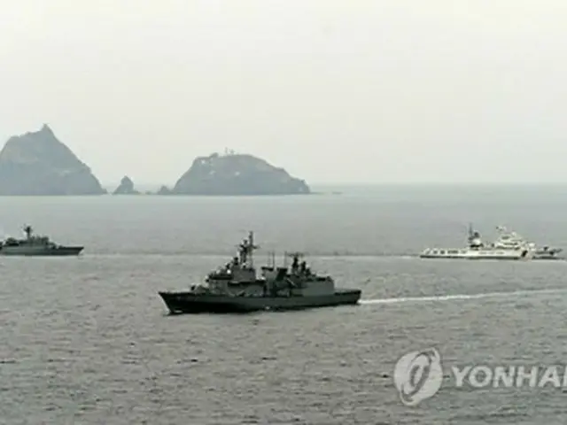 昨年１１月、独島沖で訓練を実施する海軍艦艇＝（聯合ニュース）