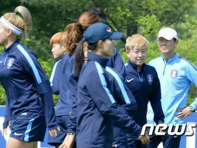 韓国女子サッカー代表チーム（ユン・ドクヨ監督）が来る6月6日に開幕する「2015 FIFA女子ワールドカップ」に公式トレーニングウェアを着用し参加する。