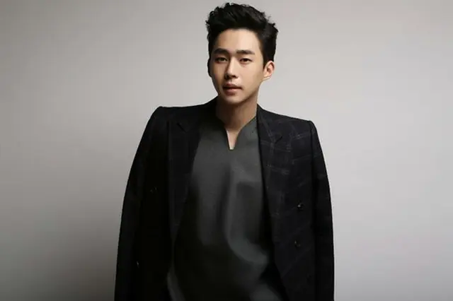 韓国新人俳優ヨ・イジュがMBC新水木ドラマ「夜を歩く士」（原題）にキャスティングされた。（提供:OSEN）