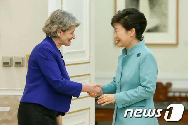 朴大統領、ユネスコ事務局長に日本の世界遺産登録申請で猛反対「国家間分裂を招く」。