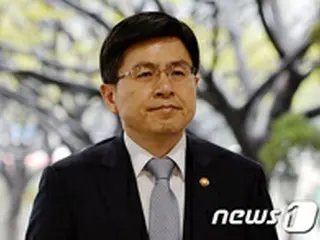 朴大統領、新首相候補にファン・ギョアン（黄教安）法務部長官を指名＝韓国