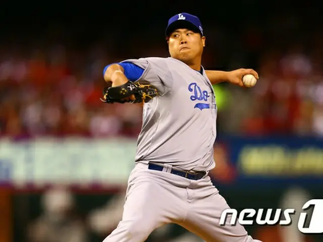 ロサンゼルス・ドジャースのリュ・ヒョンジン（柳賢振、28）が、左肩の手術を成功裏に終えた。ドン・マッティングリー監督は、来シーズンの復帰が可能だとの見方を示した。