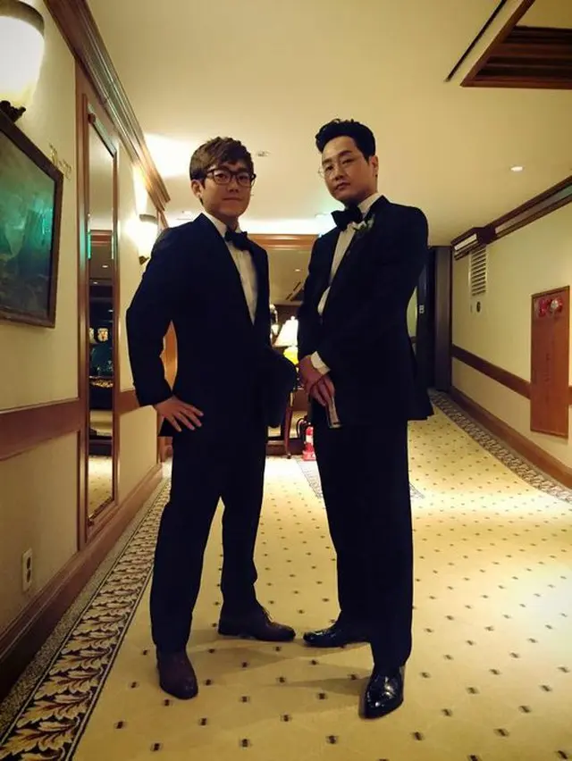 韓国ヒップヒップグループ「1TYM」の元メンバー、ソン・ベッキョン（36）がオ・ジファン（36）の挙式を公開した。（提供:OSEN）