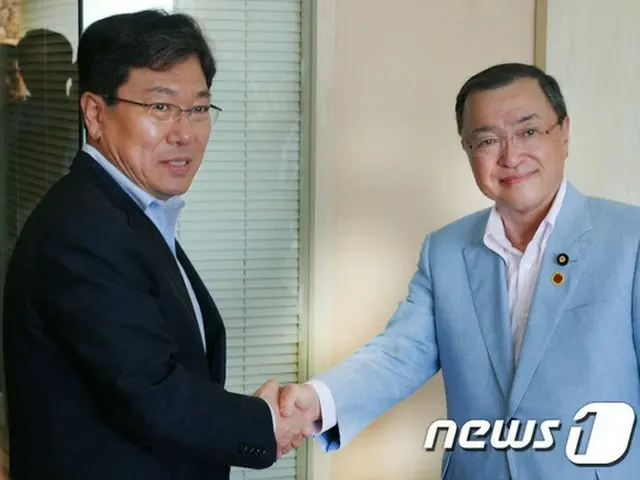 韓国の尹相直産業通商資源部長官は、日本が最近、世界貿易機関（WTO）に韓国の日本水産物輸入禁止措置をめぐり提訴した問題と関連し、遺憾を表明した。